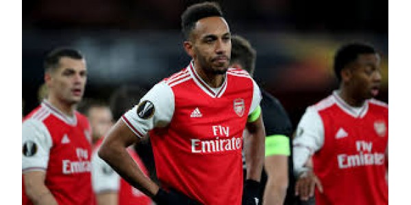 Arsenal ohittaa nuoret fanit ja vihaistaa heitä